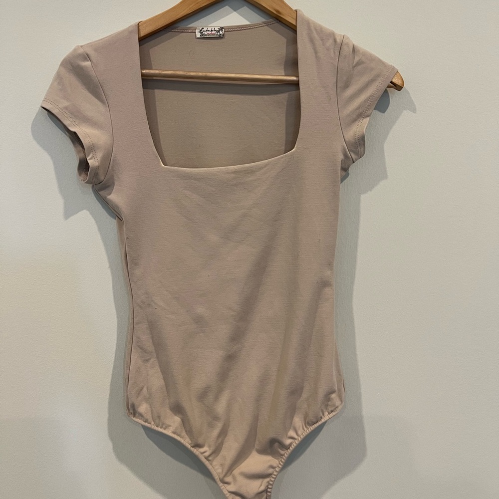 XS Free People body suit - tan